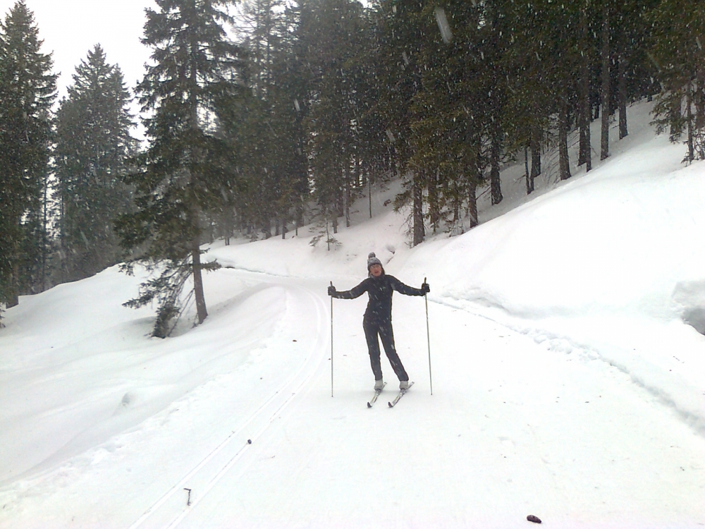 Tina im Schneetreiben beim Langlauf