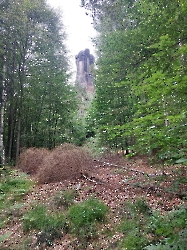 Der Teufelsturm, links die Talseite